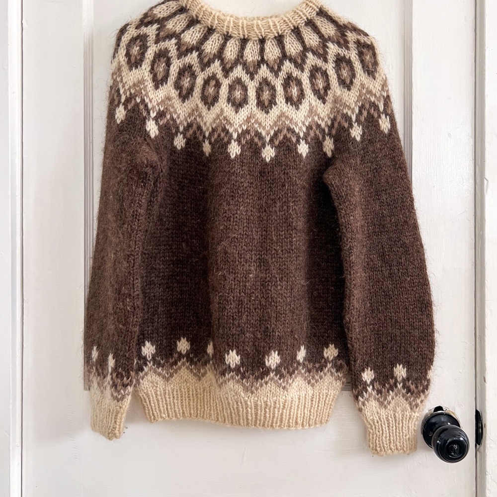 Vintage hand knit 100% wool faire isle sweater